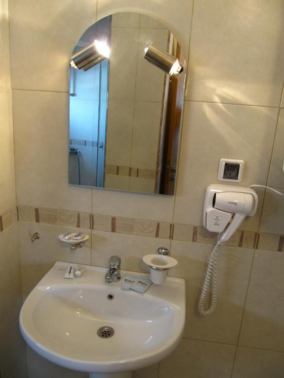 Aquilon Hotel & Thermal Pools Banya  Oda fotoğraf